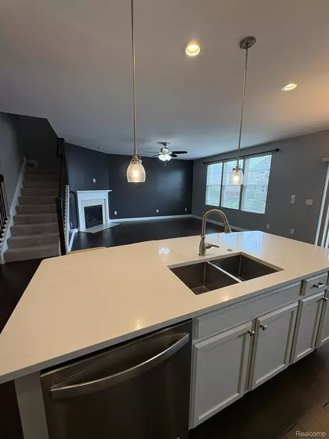 Kitchen - 16308 Adelaide Dr, Macomb, MI 48044 photo 4 of 8