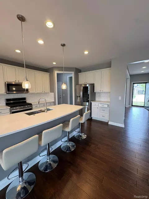 Kitchen - 16308 Adelaide Dr, Macomb, MI 48044 photo 2 of 8
