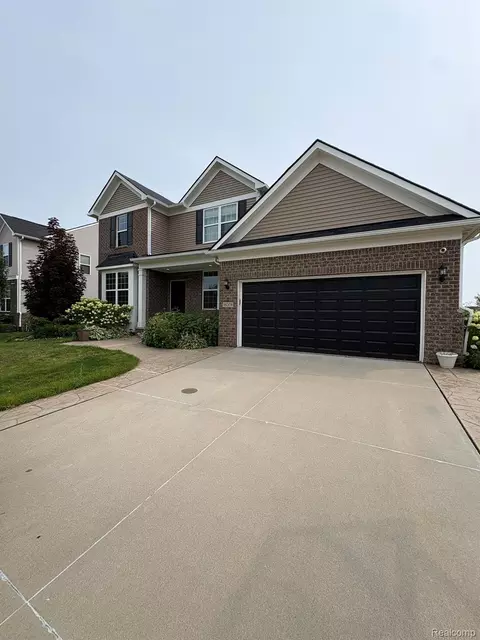 Exterior - 16308 Adelaide Dr, Macomb, MI 48044 photo 2 of 7