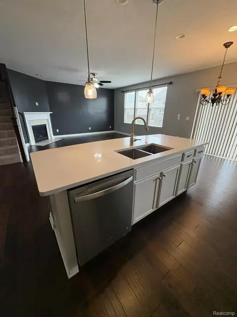 Kitchen - 16308 Adelaide Dr, Macomb, MI 48044 photo 7 of 8