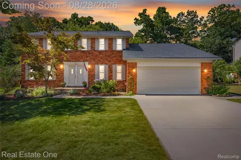 2222 Carpathian Dr, West Bloomfield, MI 48324