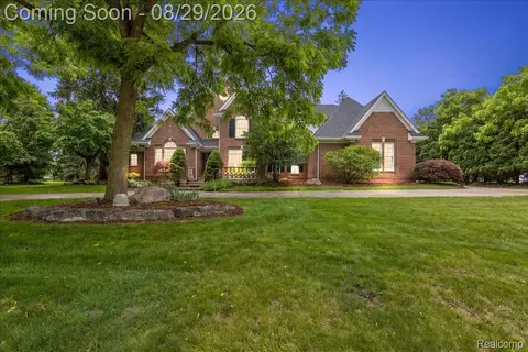 5022 Lone Pine Ln, Bloomfield Hills, MI 48302