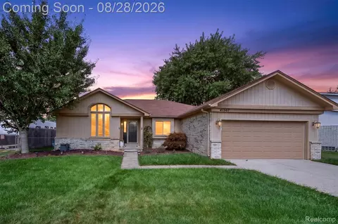 41367 Justin Dr, Clinton Township, MI 48038