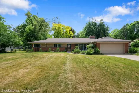 26095 Rangemore St, Southfield, MI 48033