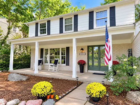30954 Oak Valley Dr, Farmington Hills, MI 48331
