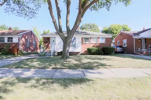 18441 Frazho Rd, Roseville, MI 48066