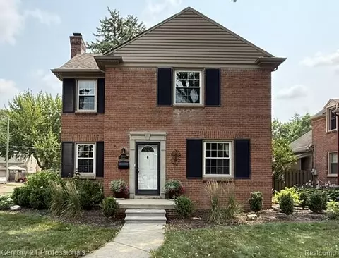 11036 Hubbard St, Livonia, MI 48150
