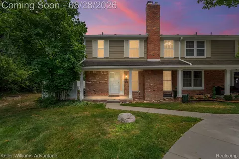 20928 E Glen Haven Cir, Northville, MI 48167