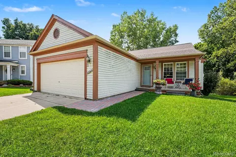 1565 Marshbank Ct, Pontiac, MI 48340