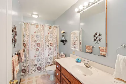 Bath - 2120 Duffield Rd, Clayton, MI 48433 photo 2 of 4