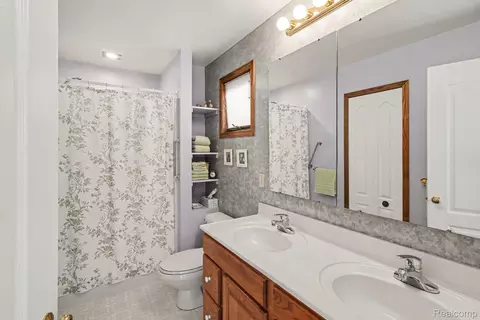 Bath - 2120 Duffield Rd, Clayton, MI 48433 photo 1 of 4