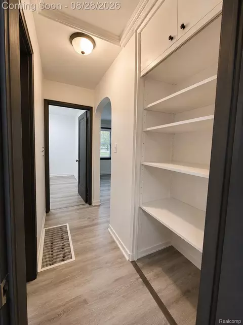 Entry Way - 948 Hubbard Ave, Flint, MI 48503 photo 1 of 1
