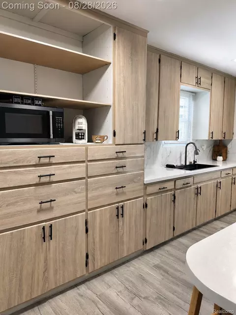 Kitchen - 948 Hubbard Ave, Flint, MI 48503 photo 2 of 3