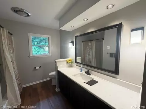 Bath - 1518 Judd Rd, York, MI 48176 photo 1 of 2