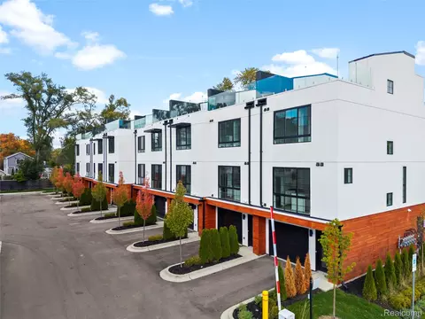 533 E Harrison Ave #23, Royal Oak, MI 48067