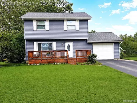 5471 Ole Banner Trl, Grand Blanc, MI 48439