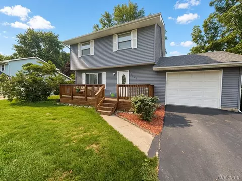 5471 Ole Banner Trl, Grand Blanc, MI 48439