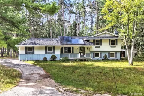 Exterior - 4871 Helen Dr, Grayling, MI 49738 photo 2 of 4