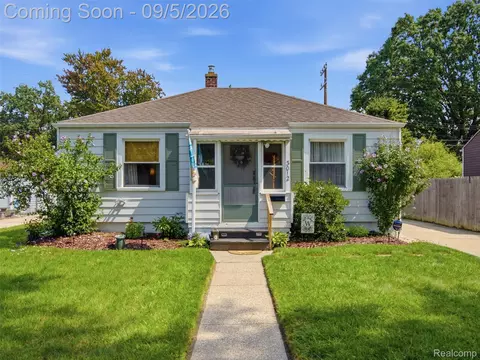 3012 Cooper Ave, Port Huron, MI 48060
