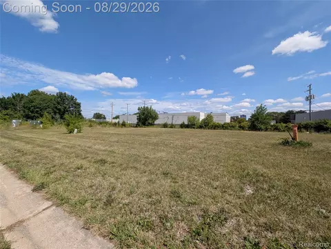 594 Boyd St, Pontiac, MI 48342