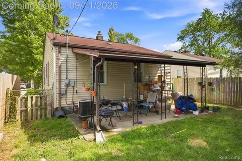 Exterior - 5108 Mildred St, Wayne, MI 48184 photo 4 of 6