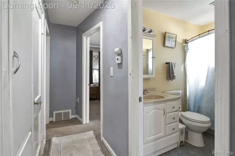 Entry Way - 5108 Mildred St, Wayne, MI 48184 photo 1 of 1