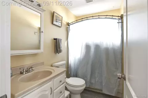 Bath - 5108 Mildred St, Wayne, MI 48184 photo 1 of 1