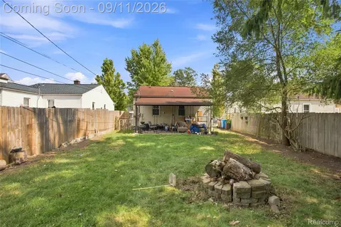 Exterior - 5108 Mildred St, Wayne, MI 48184 photo 6 of 6