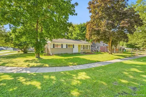 1482 Blossom Ave, Ypsilanti, MI 48198