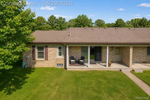 49432 Kirkland Ct #99, Shelby Township, MI 48315