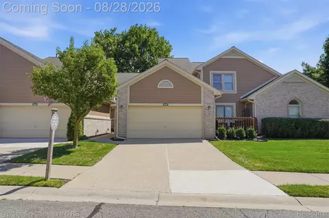9360 Eastwind Dr #13, Livonia, MI 48150