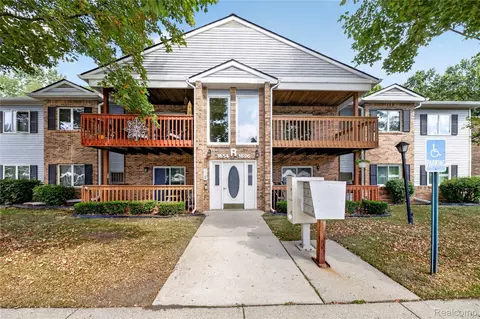 1684 Shoemaker Dr, Westland, MI 48185