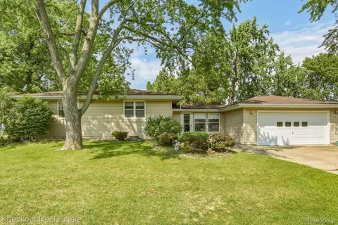 1755 S Reese Rd, Reese, MI 48757