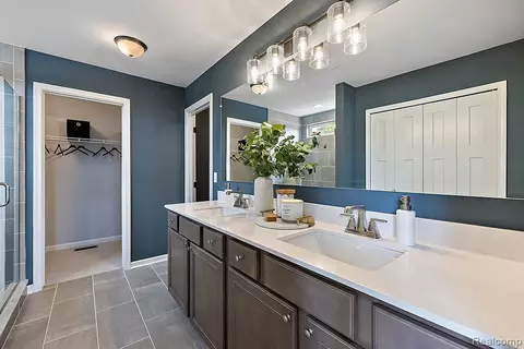 Bath - 24840 Static Dr, Macomb, MI 48042 photo 2 of 5