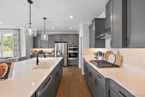 Kitchen - 24840 Static Dr, Macomb, MI 48042 photo 3 of 6