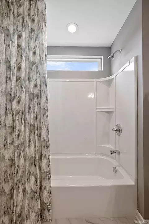 Bath - 24840 Static Dr, Macomb, MI 48042 photo 5 of 5