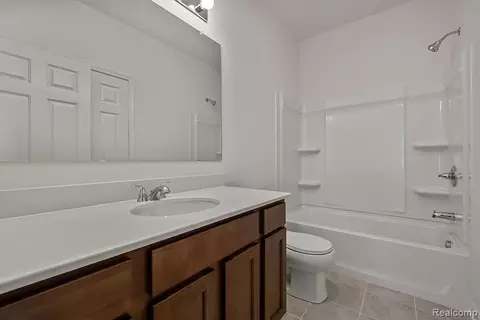 Bath - 24818 Static Dr, Macomb, MI 48042 photo 1 of 2