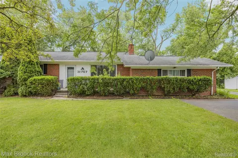 31767 W 13 Mile Rd, Farmington Hills, MI 48334