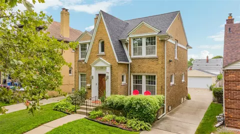 315 Lakewood St, Detroit, MI 48215