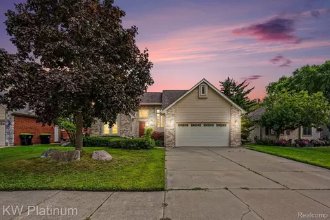 52824 Mary Martin Dr, Chesterfield, MI 48051