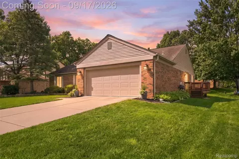 23737 Harvest Ct E, Novi, MI 48375