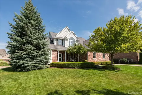 54892 Grenelefe Cir W, Lyon, MI 48178