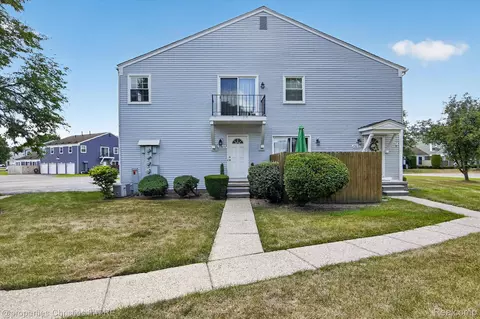 23672 N Rockledge, Novi, MI 48375