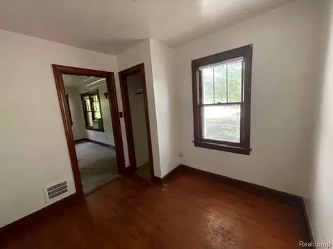 Bedroom - 8930 Wayne Rd, Romulus, MI 48174 photo 3 of 4