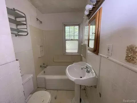 Bath - 8930 Wayne Rd, Romulus, MI 48174 photo 1 of 1