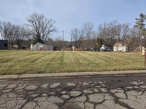 1573 N Telegraph Dr, Pontiac, MI 48340