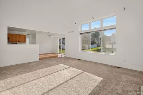 Living - 19144 Red Oak Ln, Brownstown, MI 48193 photo 3 of 4