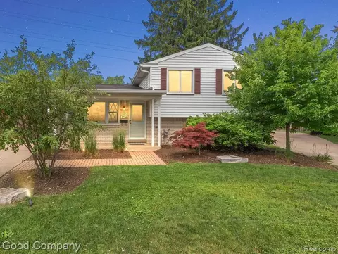 3026 Linwood Ct, Royal Oak, MI 48073