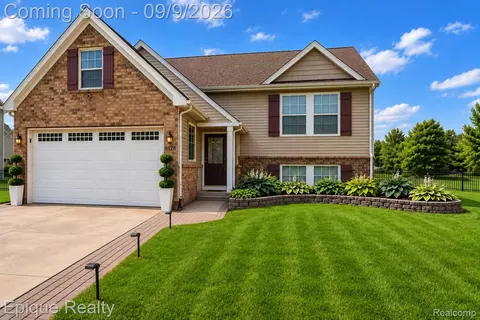 9128 Fawn Dr, Ypsilanti, MI 48197