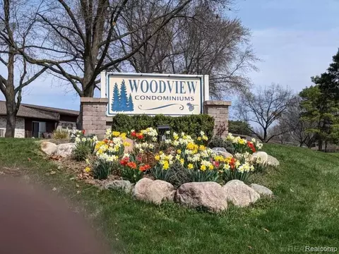 7485 Woodview St #3, Westland, MI 48185